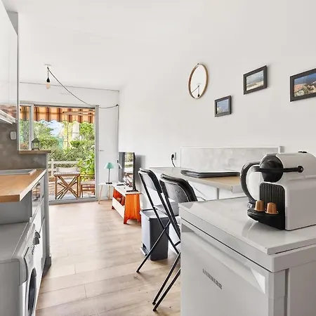 - Terrace - Private Parking & Pool